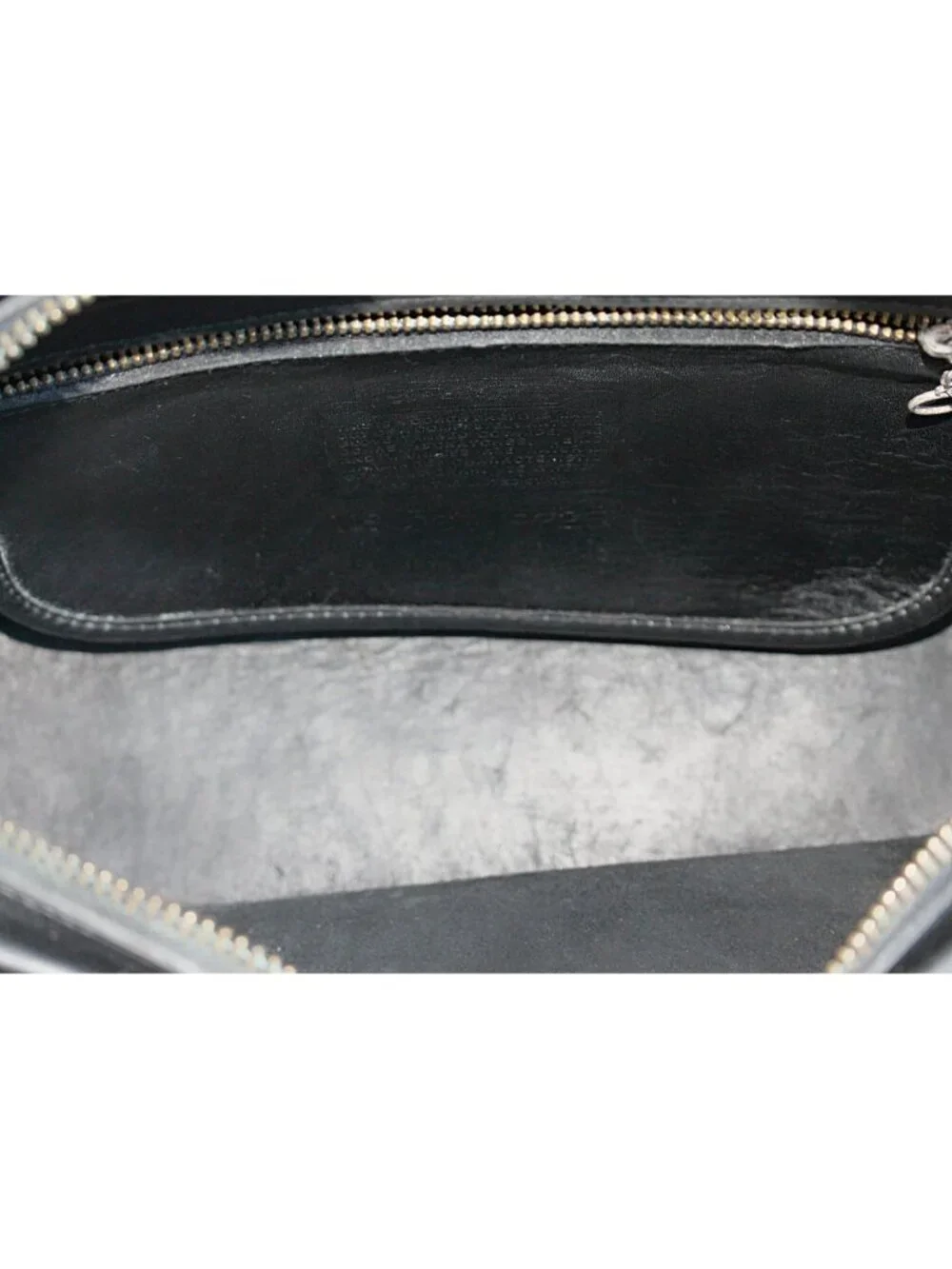 Coach Vintage - Oliver Crossbody Bag 9902 in Black + Brass, USA 1980s